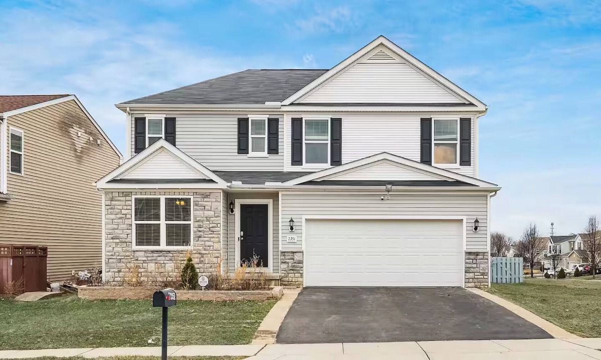 Reynoldsburg House | 4BR, 2.5BA Home - 2 Lounges + Deck + Open-Layout