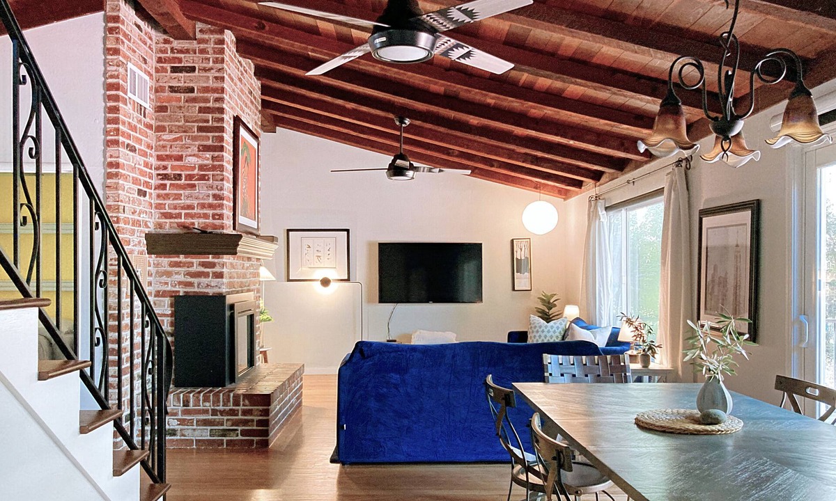 Arden-Arcade House | 4BR/2BA Mid-Century Retreat House: Your Perfect Getaway!