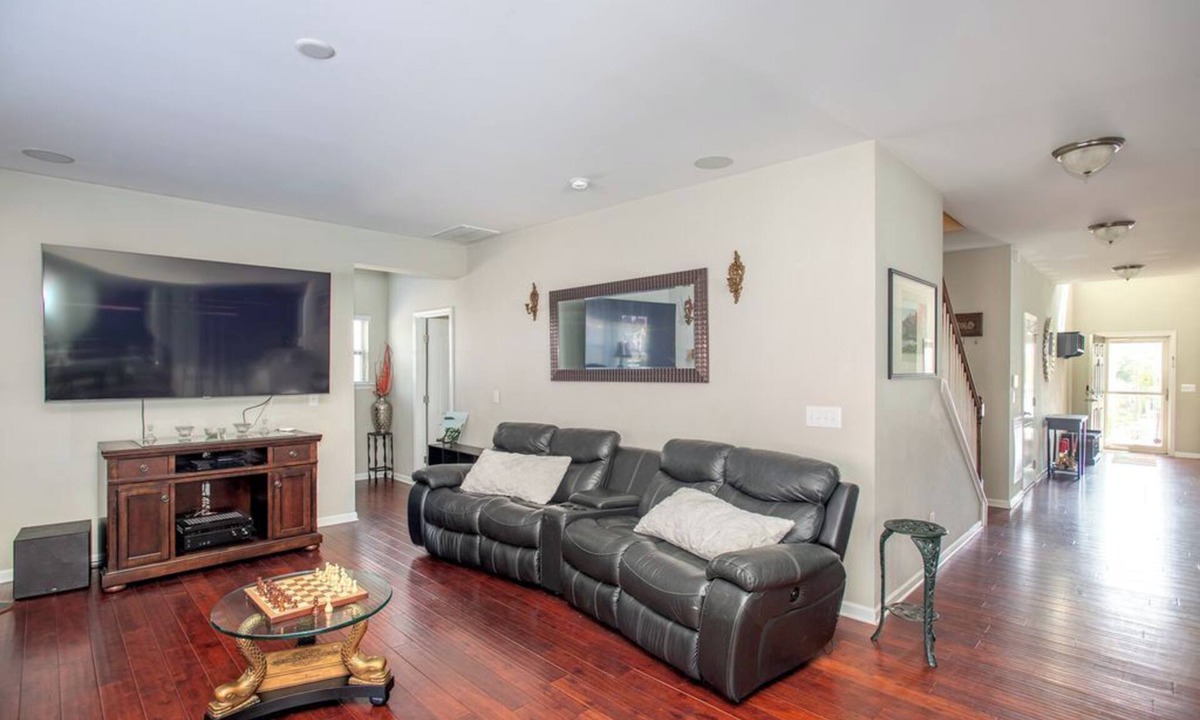Durham House | 4BR/3BA, 3700 SqFt, Luxury Home in Durham near RDU, Duke, and UNC