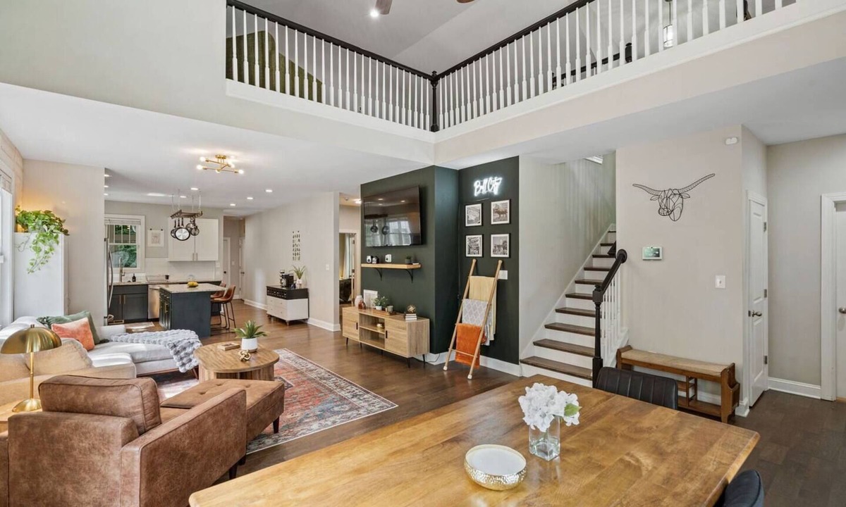 Durham House | 4BR/8 Guest Home | Modern Amenities | Duke/Med Ctr