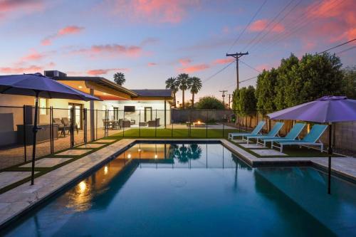 Scottsdale Highlands Estates House | 4BR Casita with Pool and Outdoor Big Screen