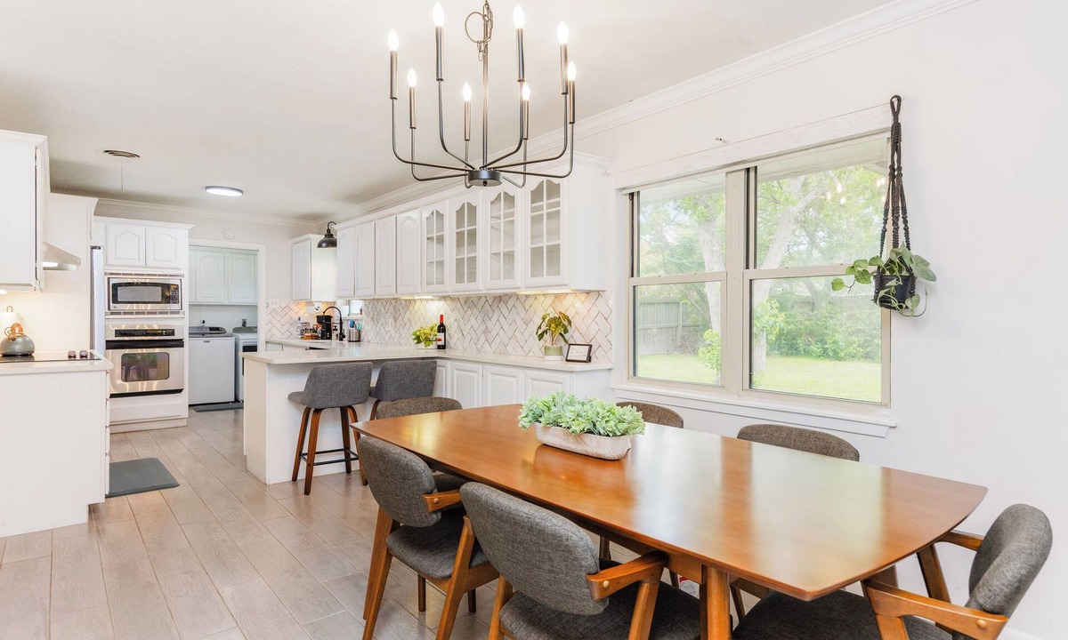 Bay Area House | 4BR Costal Getaway Sleeps 8+Pets OK! Close to Beaches Dining Shops!
