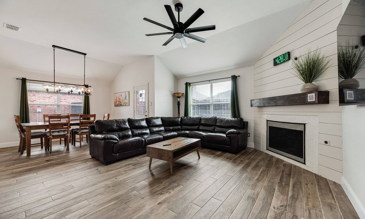 Little Elm House | 4BR Dream Home Close to Lake Beach, PGA, Universal Kids. Private outdoor deck.