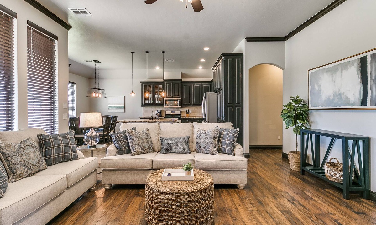 Edmond House | 4BR Edmond Home | Backyard + Walking Trails