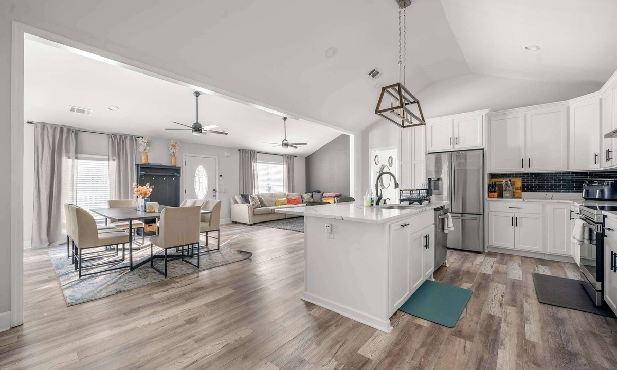 Fortson House | 4BR Game Console Grill Backyard Near Fort Moore