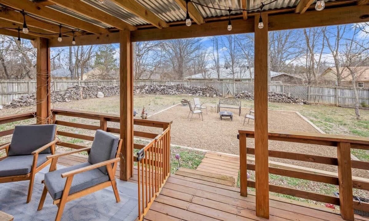 Fayetteville House | 4BR Game-Day Retreat - Foosball & Fire Pit