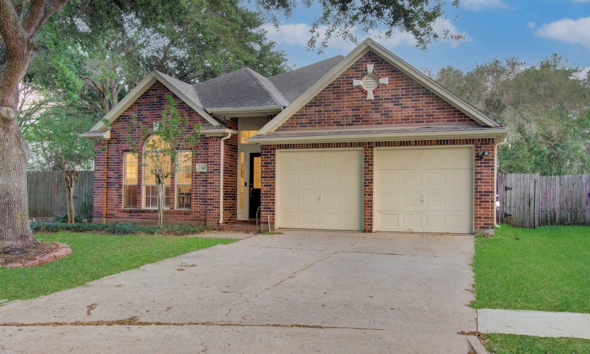 Missouri City Villa | 4BR Getaway w/Patio, BBQ & Private Yard