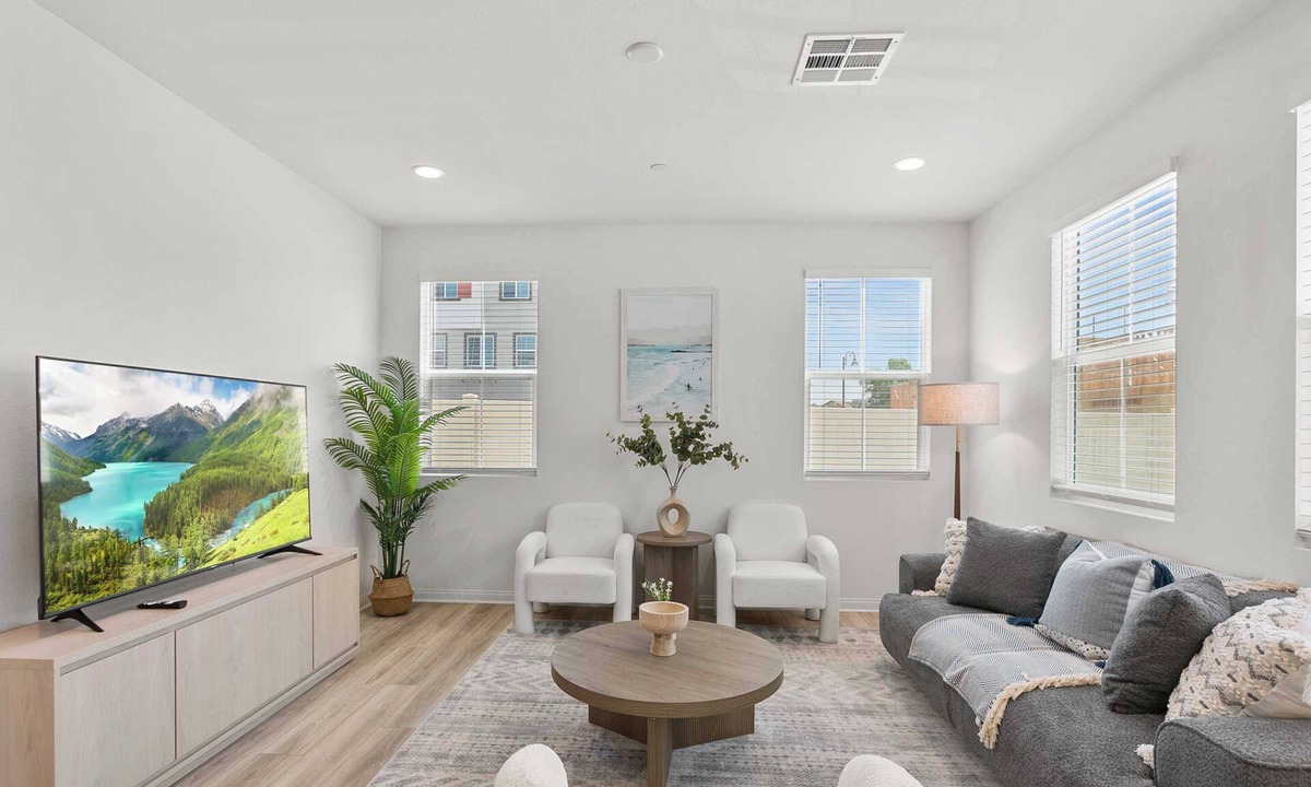 San Luis Rey House | 4BR Harborview Estates｜Walk In Closets｜EV Charger｜Wide Backyard #42096