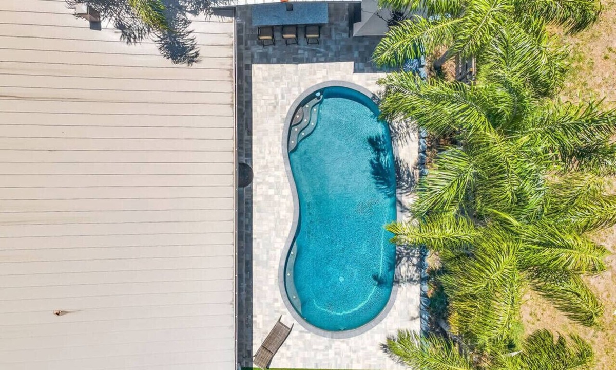 Isle of Palms House | 4BR Heated Pool, Putting Green & Outdoor Bar Near Mayo Clinic Jacksonville SMV