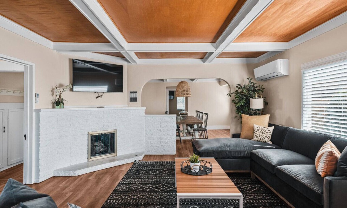 University Heights House | 4br Hillcrest Craftsman|Huge Backyard + Parking