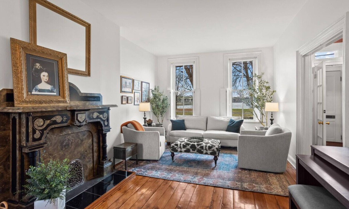 Harrisburg - Hershey House | 4BR Historic Home · Riverfront · Near Hersheypark
