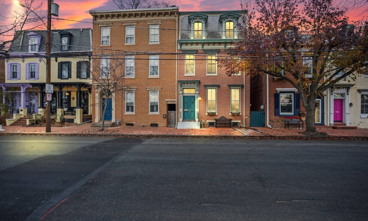 Harrisburg - Hershey House | 4BR Historic Shipoke Home | Walk to Capitol