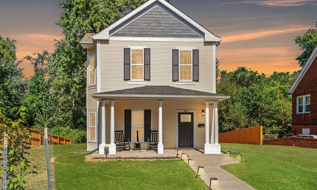 Alton House | 4BR Home | Fast WiFi + Full Kitchen + Laundry