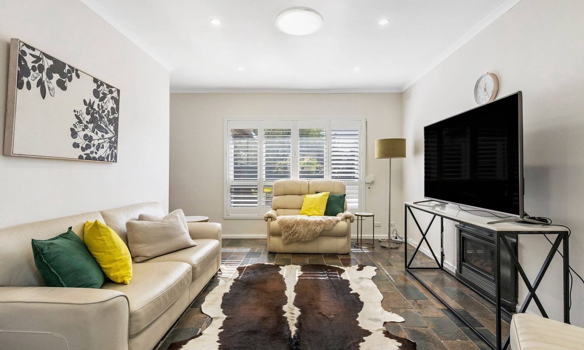 Adelaide House | 4BR Home in Fullarton