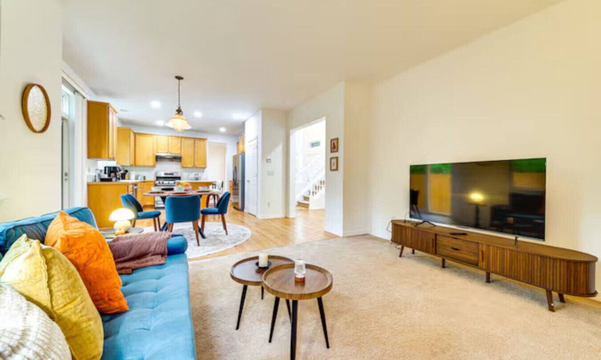 Redmond House | 4BR Home @Redmond | 5 Mins Microsoft & Tech Hubs