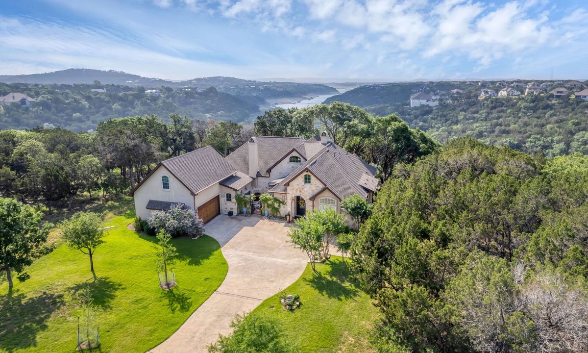 Leander House | 4BR Luxe Villa + All King Suites w/Private Baths!