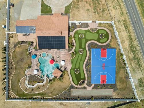 Tracy Villa | 4BR LUXURY ENTERTAINMENT OASIS