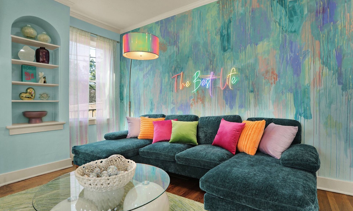Cooper-Young Historic District House | 4BR Memphis Vibe - Pool, 10 Min to Beale St!