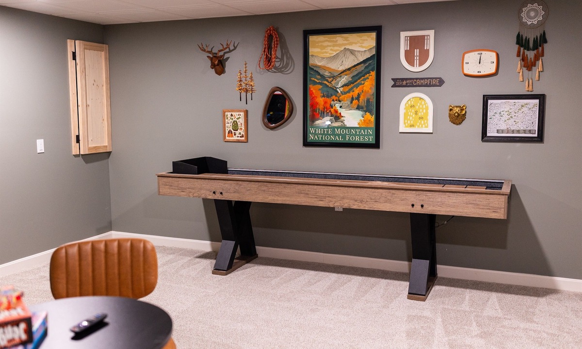 Conway House | 4BR Mtn Retreat w/Hot Tub, Game Rm & 2 Kitchens – 15 Mins to North Conway!