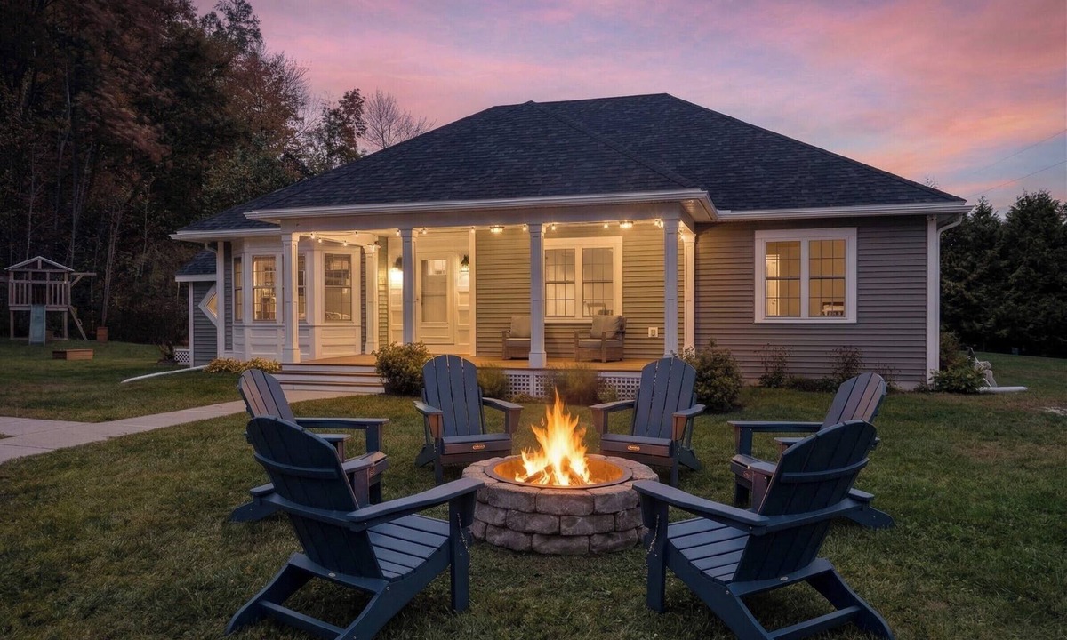 Jeffersonville House | 4BR Near Smuggs/Stowe w/Theater, Gym + Game Room