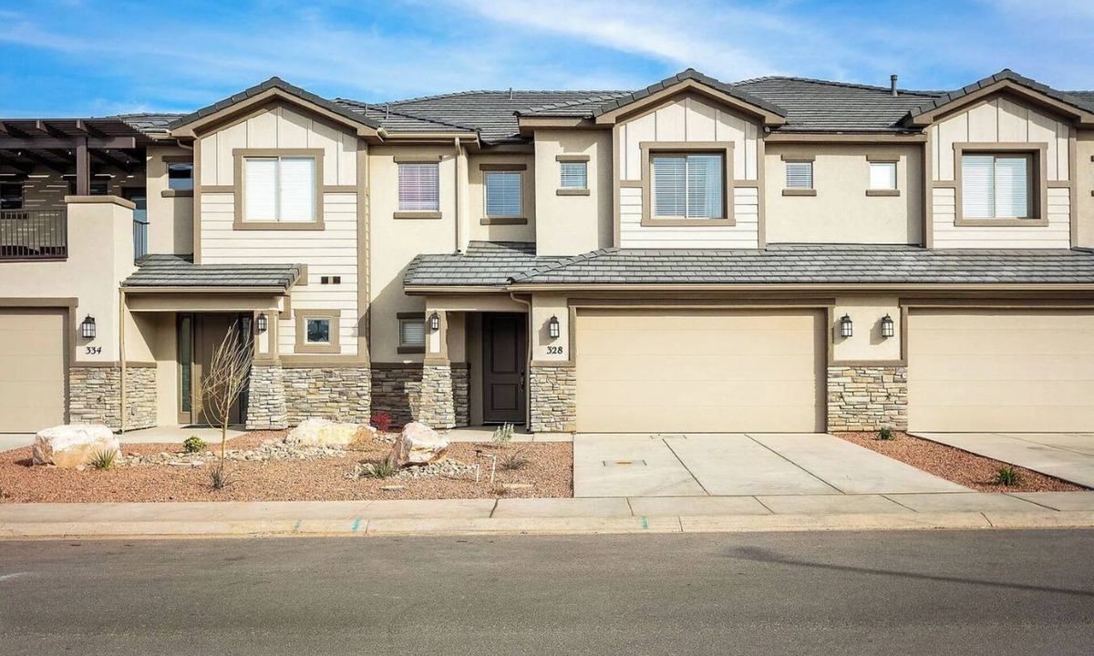 Hurricane House | 4BR Near Zion -Pool, Fire Pit & Game Room