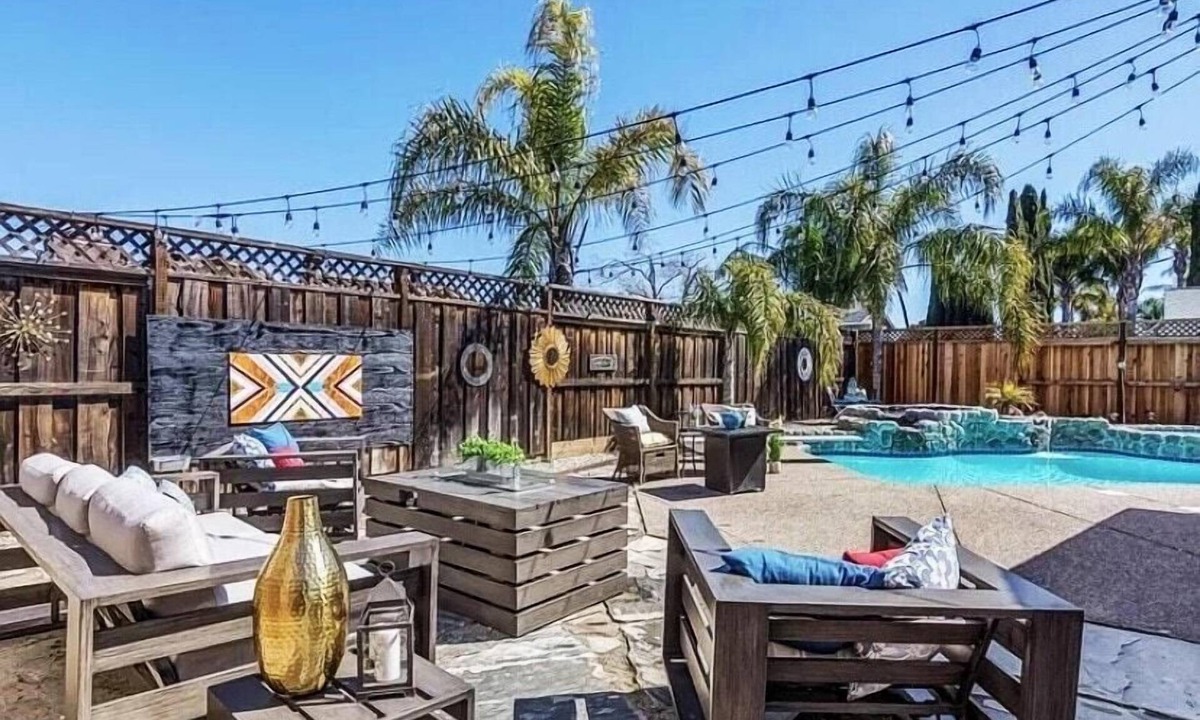 Oakley House | 4BR Pool Oasis | Hot Tub + Firepit