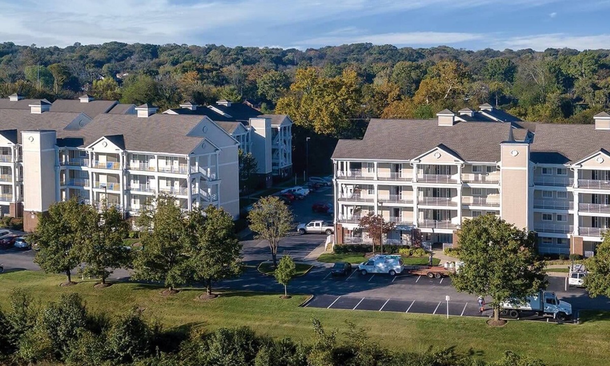 Pennington Bend Condo | 4br Presidential Unit in Heart of Music City!