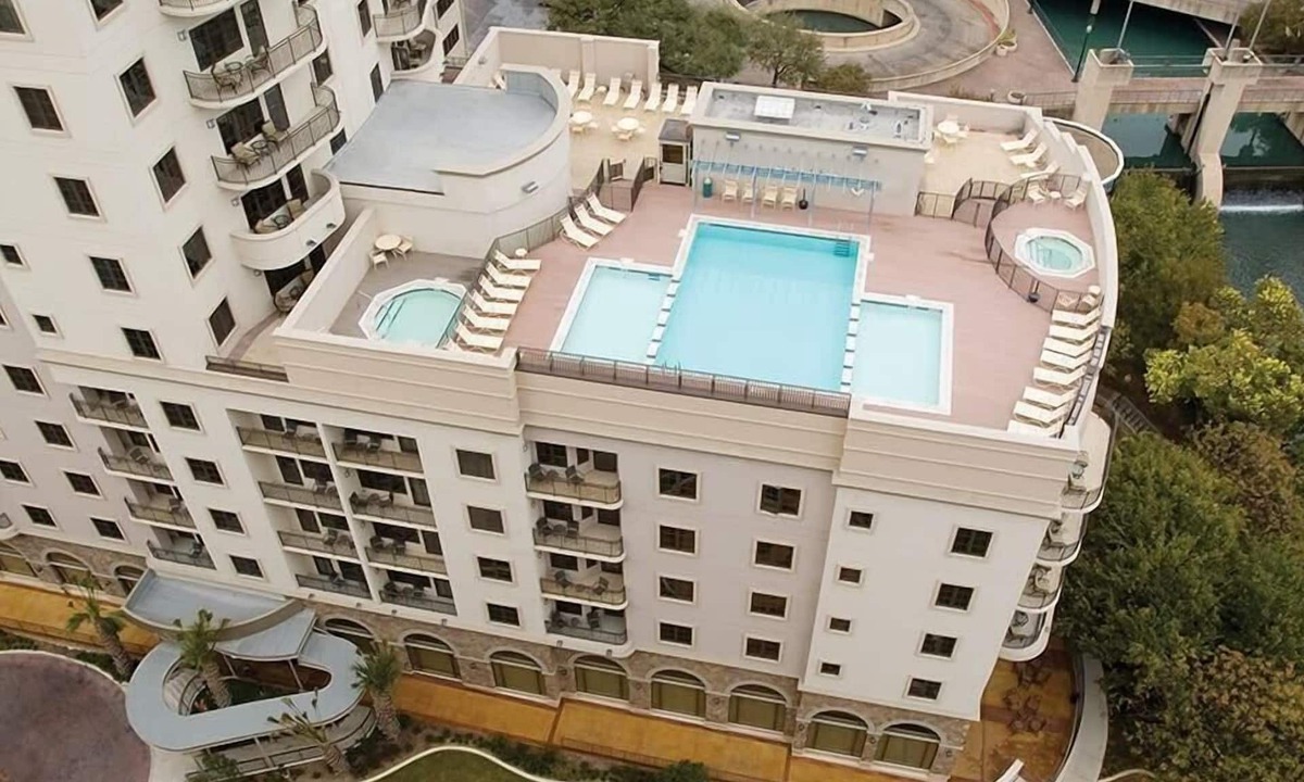 Downtown San Antonio Condo | 4br Presidential w/Rooftop Pool & City Views