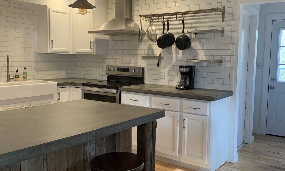 Asheville House | 4BR Private House near Biltmore, Downtown, & Parkway