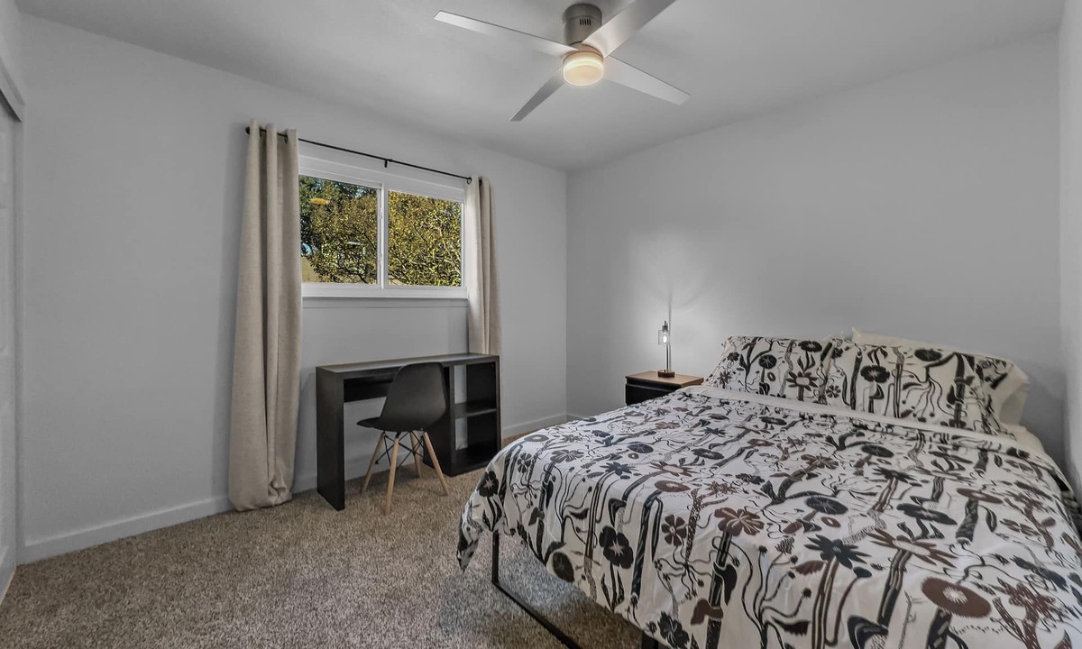 Richardson House | 4BR Richardson Park Retreat With Deck Sleeps 11