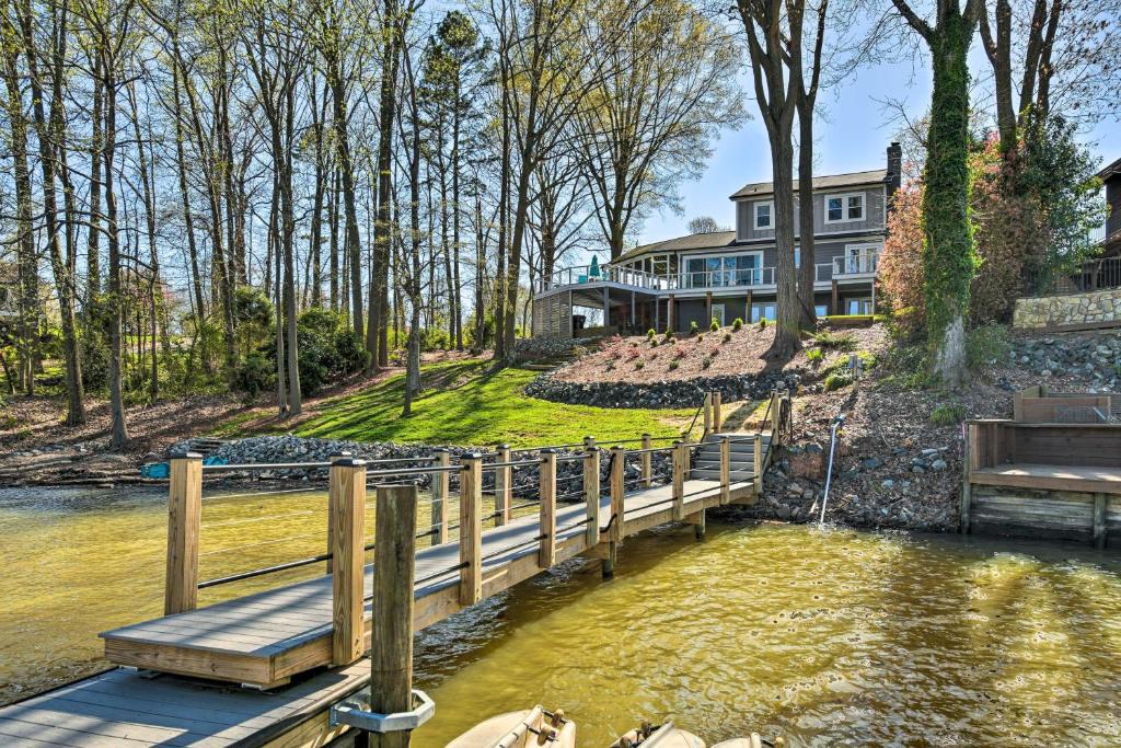 Lake Norman of Catawba House | 4BR Riviera Paradise with Private Dock!