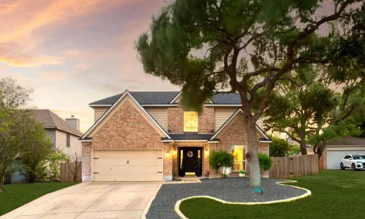 Stone Oak House | 4BR San Antonio Home w/Private Pool Family-Friendly Stay.