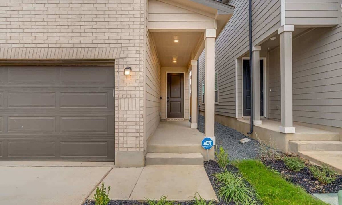 Wetmore House | 4BR/SereneGarden/CharmingPatio/NearTopGolf