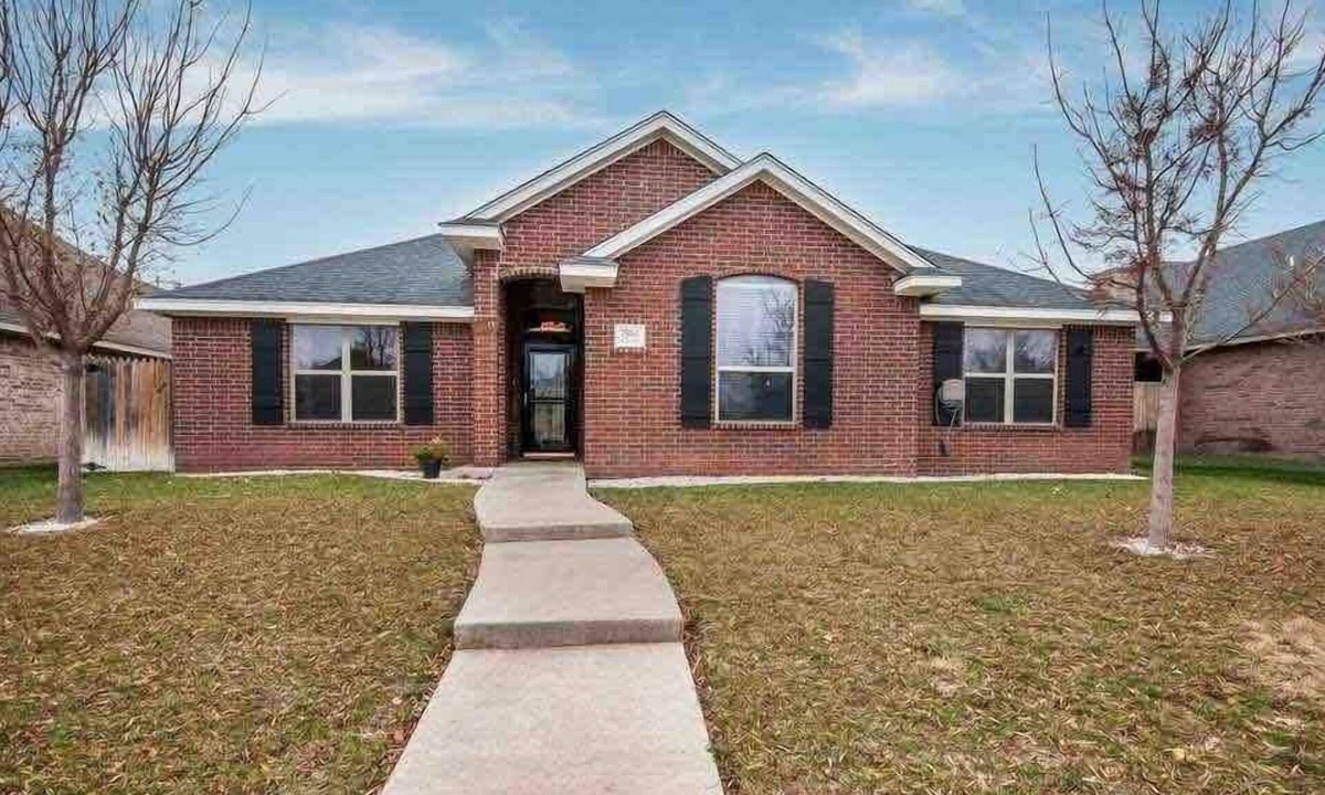 Amarillo House | 4BR Sleep 10 Family Home Amarillo + AI Data Center