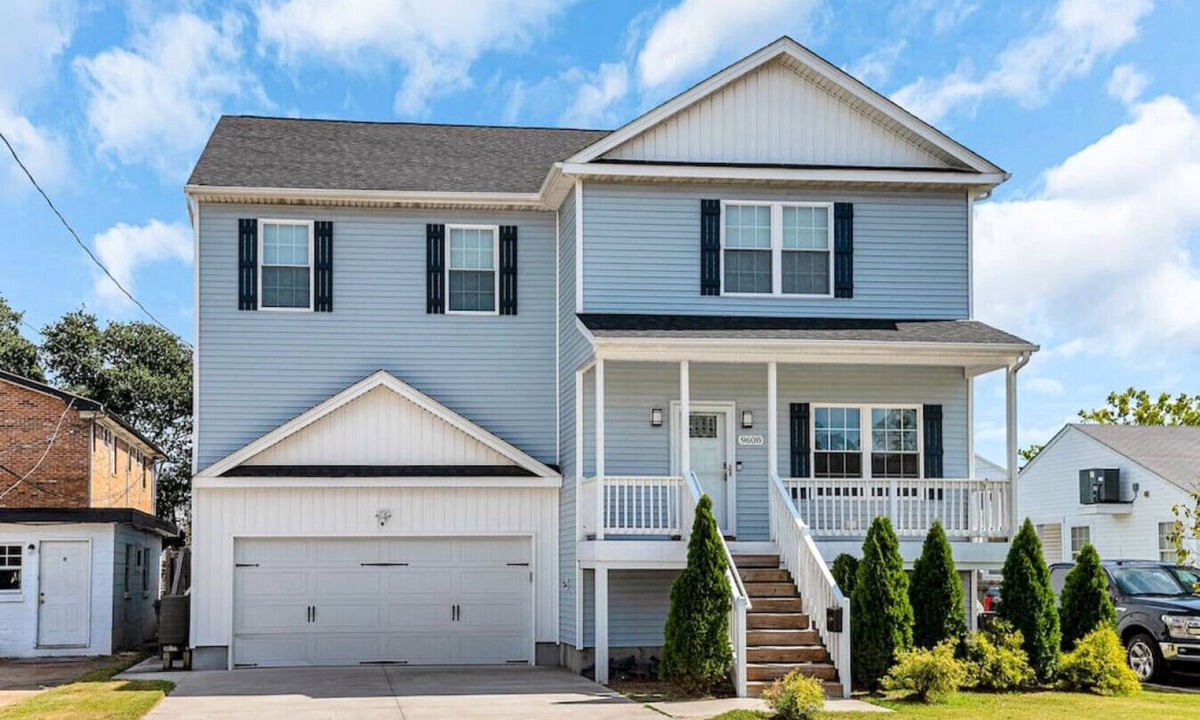 East Ocean View House | 4BR Spacious Retreat Walk to Beach Pets OK