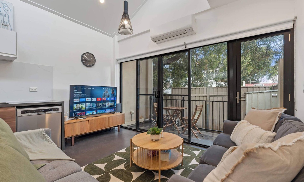 Pyrmont Condo | 4BR| Step to light rail | 9 min to DarlingHarbour