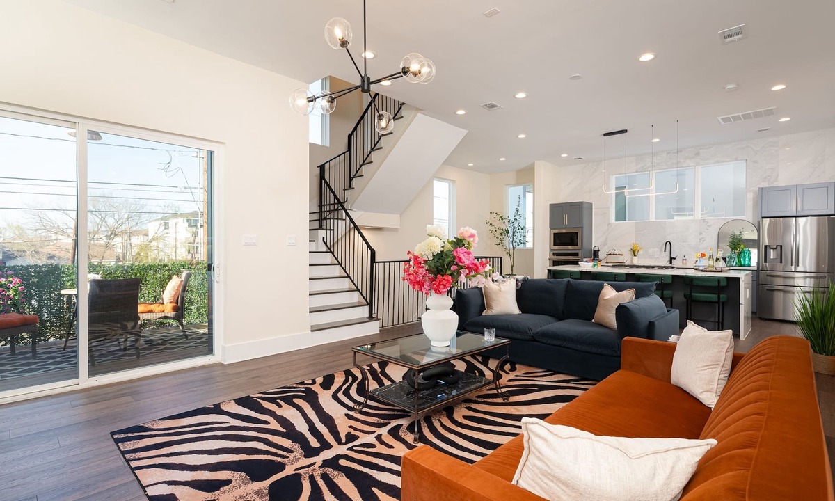 Washington Ave./ Memorial Park House | 4BR Urban Oasis | Rooftop | FIFA | Gym | Nr Dwntwn