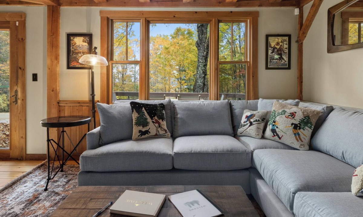Moscow House | 4BR Vermont Cabin w/Fireplace, A/C, & Grill