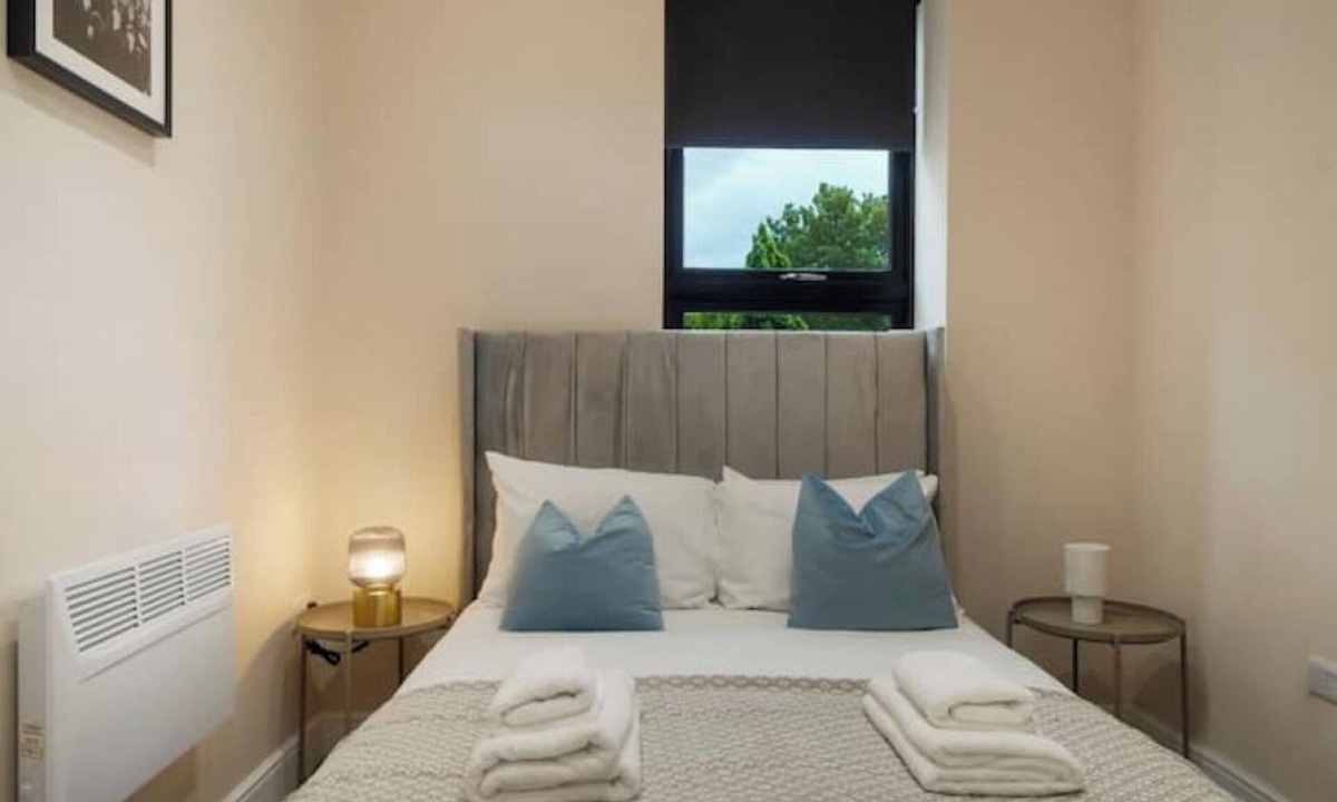 Northumberland Park Apartment | 4BR w/Jacuzzi, Garden & Parking