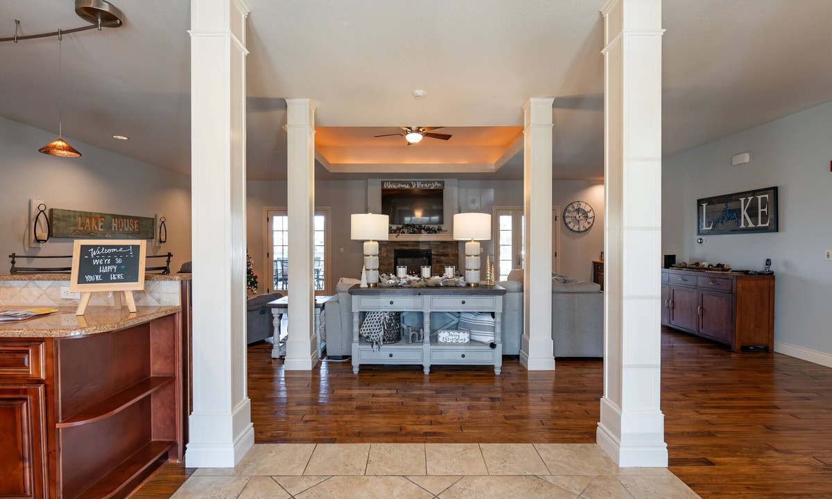 Branson House | 4BR WALK-IN Villa ~ All Master Suites! ~ Pool ~ FREE TICKETS INCLUDED! (V120)
