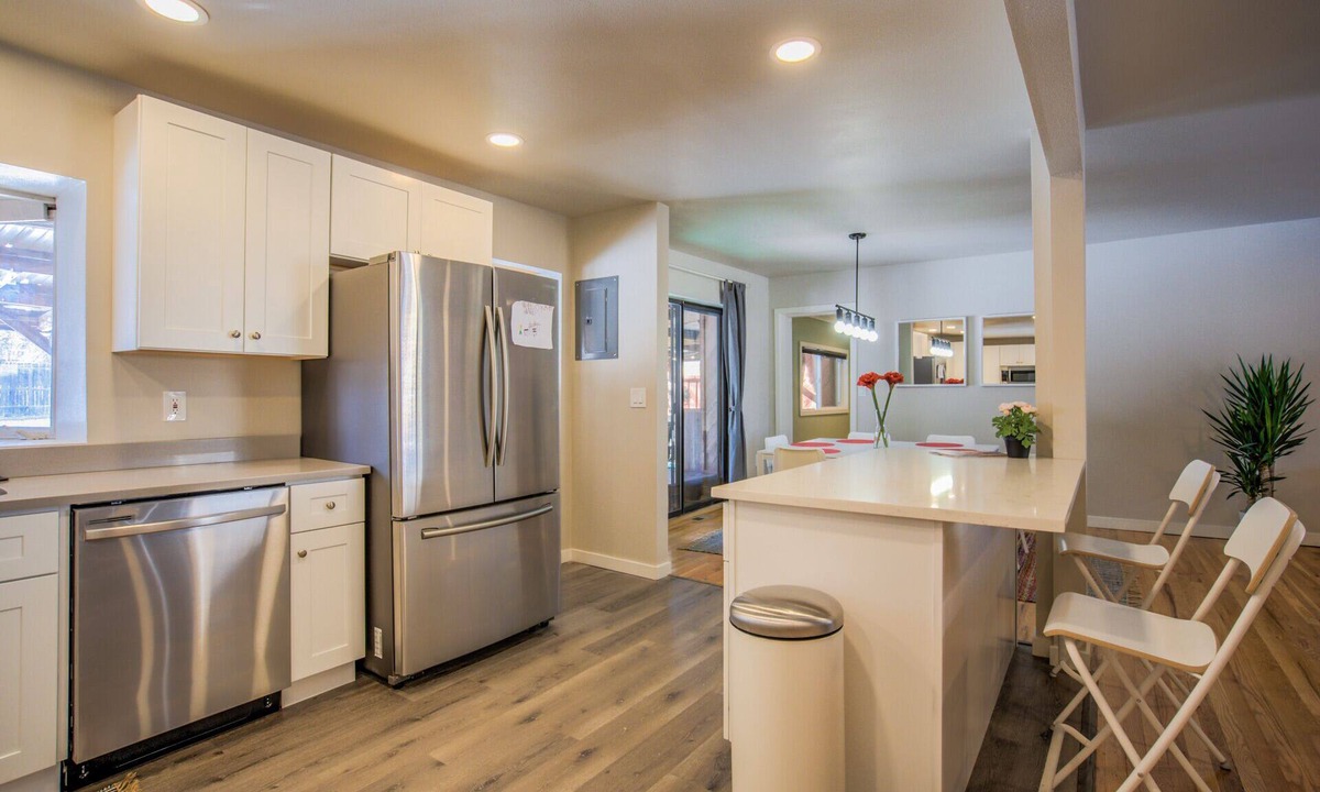Skyway Condo | 4brbroadmoor Retreathottub, Firepit, Near Trails