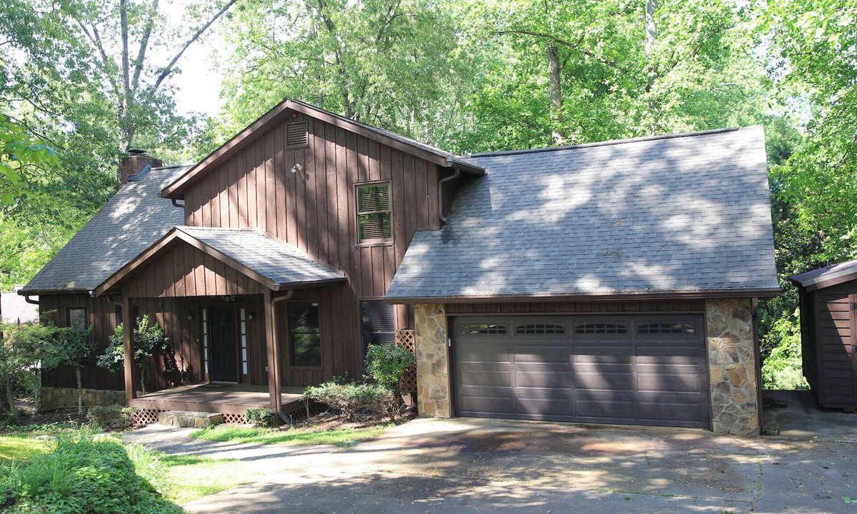 Dawsonville House | 4k sf House on the Lake with Boat Slip & room for Multiple Generations