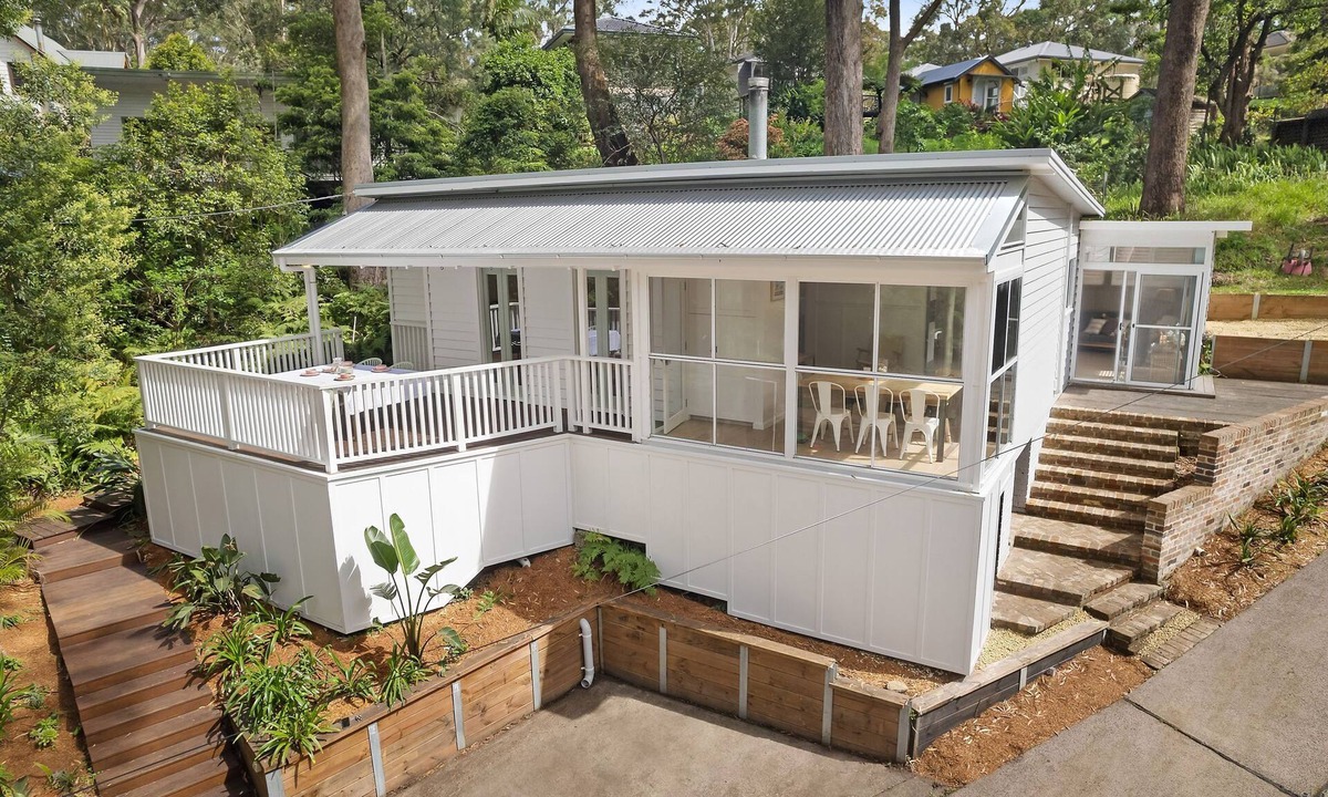 Macmasters Beach House | 4min Walk to the Beach