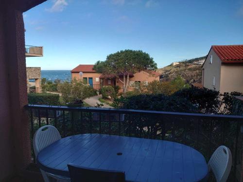 Collioure Apartment | 4RB86 Appartement type T2 cabine dans résidence bord de mer à Collioure