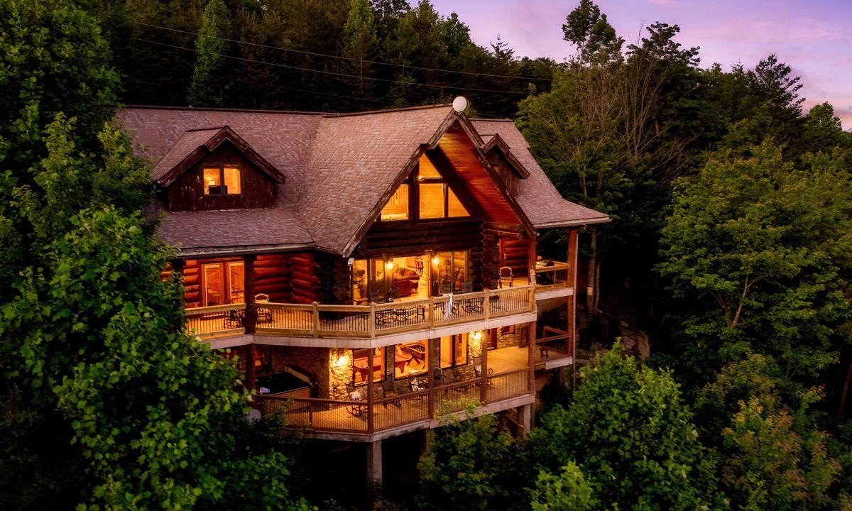 Pittman Center Cabin | 4Suites| AprDeal | View | HotTub | FirePit | GmRm