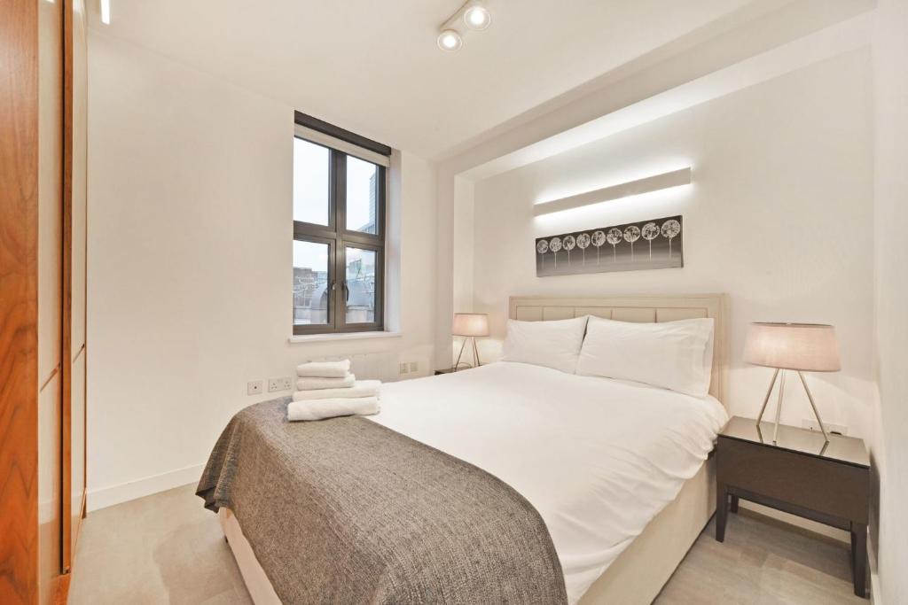 Soho Apartment | 4th floor 2BR apartment in Soho