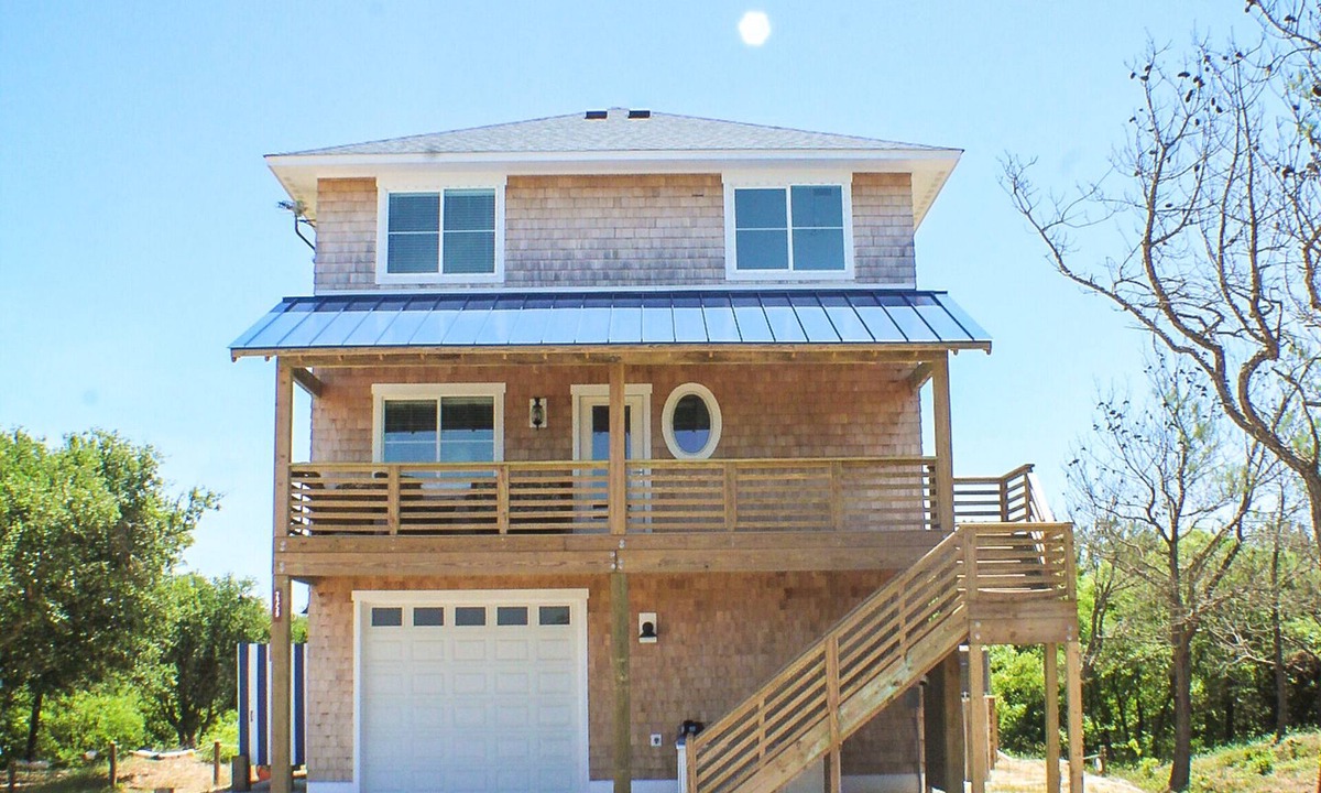 Carova Beach House | 4X4 beach. Private Pool open in May