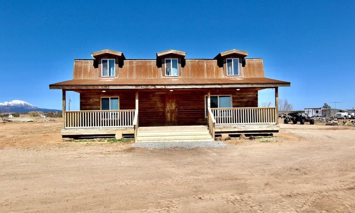 Blanding Cabin | 4x4 Cabin with a Rustic Flavor