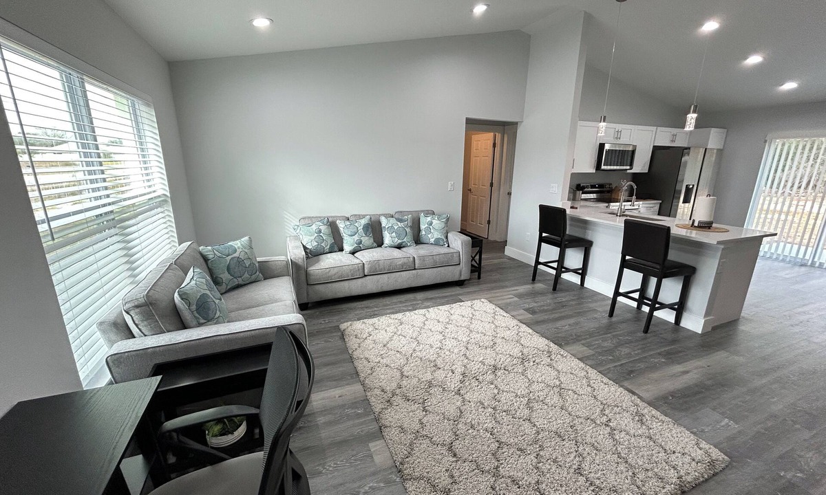 Ocala House | 5.0 Rated 3BR Retreat Gated Patio Near WEC