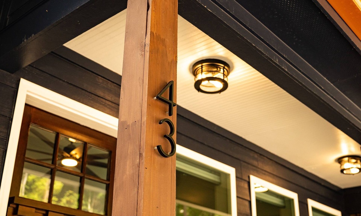 Sautee Nacoochee Cottage | 5.5mi to Helen-Couples Shower-Private Fire Pit
